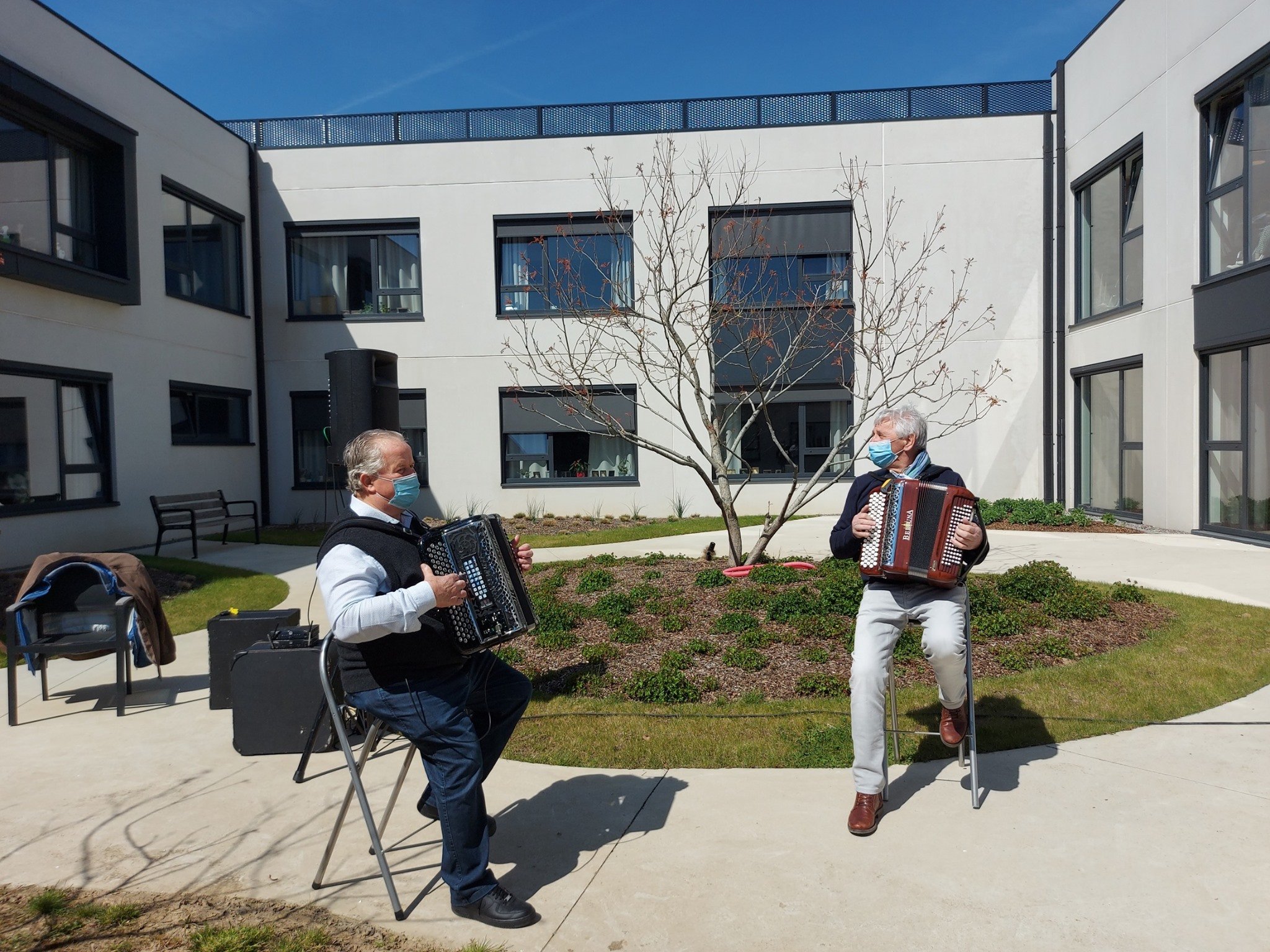 Accordeongezelschap kriebel en huksel in woonzorgcentrum Den Boomgaard