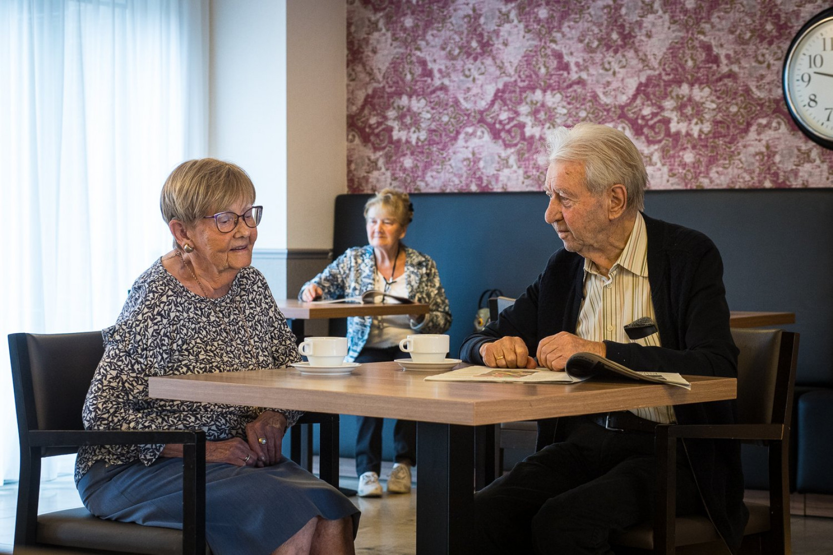 bewoners aan tafel